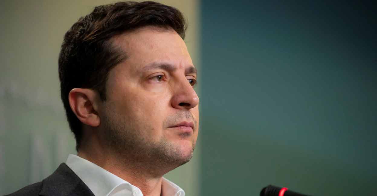Ukrainian President Volodymyr Zelenskiy attends a news briefing in Kyiv, Ukraine, February 24, 2022. Ukrainian Presidential Press Service/Handout via REUTERS ATTENTION EDITORS - THIS IMAGE WAS PROVIDED BY A THIRD PARTY.
