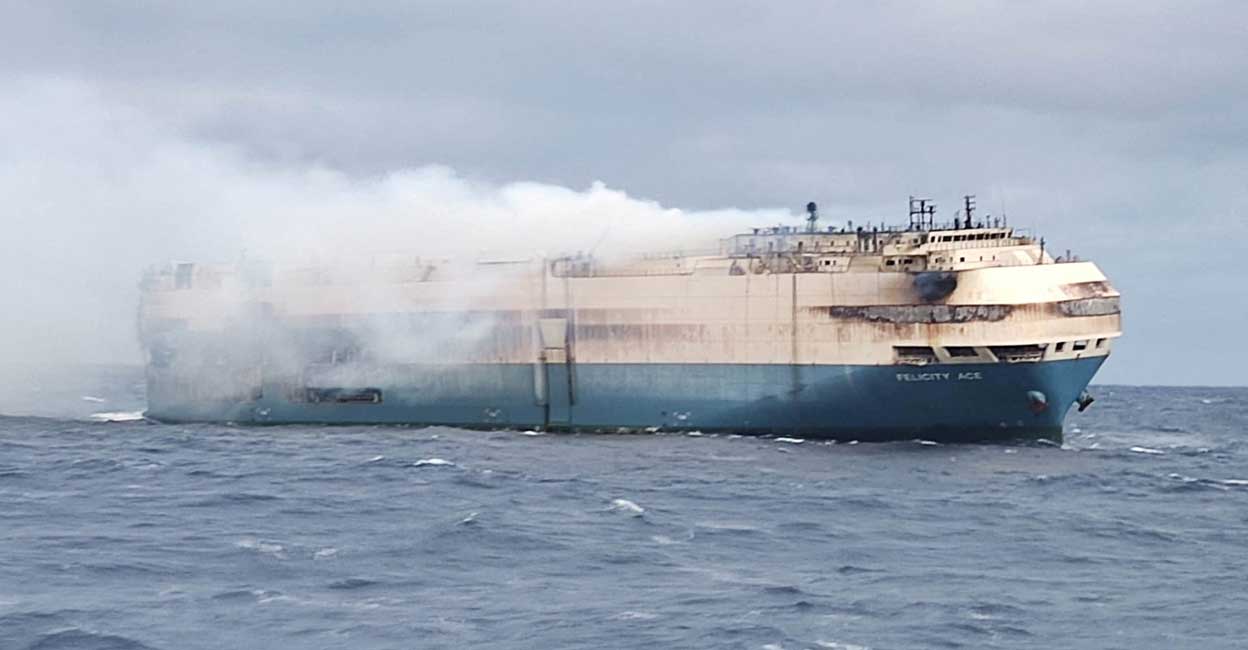 Burnt-out cargo ship with 4,000 luxury cars sinks in the Atlantic The ship, Felicity Ace, which was traveling from Emden, Germany, where Volkswagen has a factory, to Davisville, in the US state of Rhode Island, burns more than 100 km from the Azores islands, Portugal, February 18, 2022. Photo: Portuguese Navy/Reuters