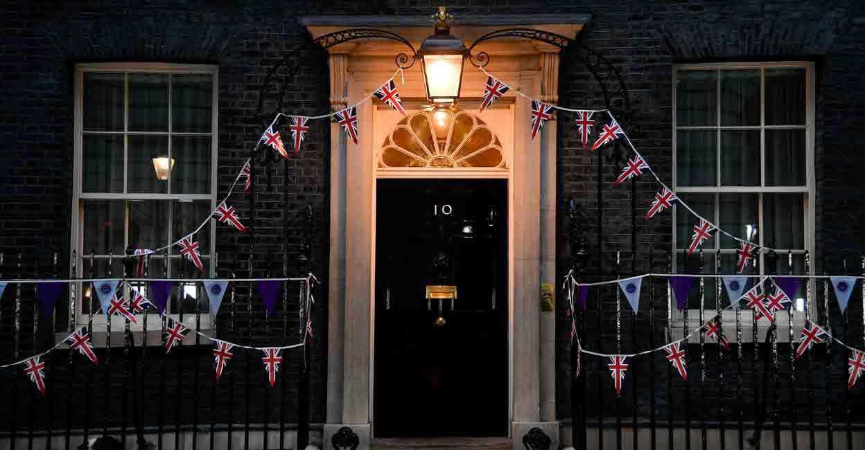 A general view of the front of 10 Downing Street following the result of the no-confidence vote on British Prime Minister Boris Johnson, in London, Britain June 6, 2022. REUTERS/Toby Melville