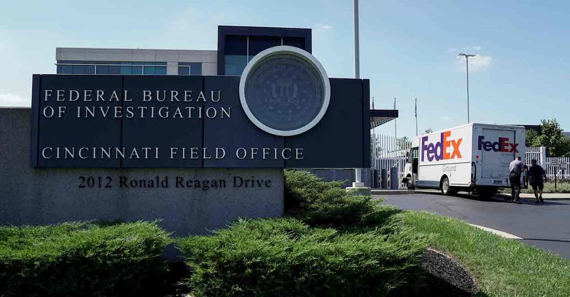 A FedEx truck is inspected outside of the front gate of the FBI's Cincinnati Field Office, after police closed off Interstate 71 North after reports of a suspect attempting to attack the FBI building, in Cincinnati, Ohio, U.S., August 11, 2022. Photo: REUTERS/Jeffrey Dean