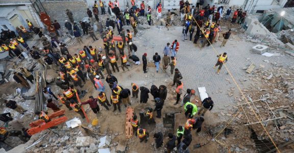 pak-mosque-blast-1 pak-mosque-blast-1