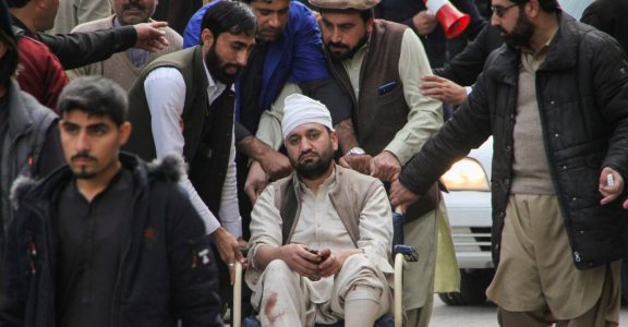 pak-mosque-blast-2 pak-mosque-blast-2