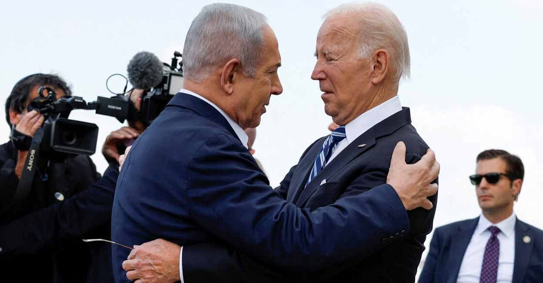 US President Joe Biden is welcomed by Israeli Prime Minster Benjamin Netanyahu, as he visits Israel amid the ongoing conflict between Israel and Hamas, in Tel Aviv, Israel, October 18, 2023. Photo: REUTERS/Evelyn Hockstein