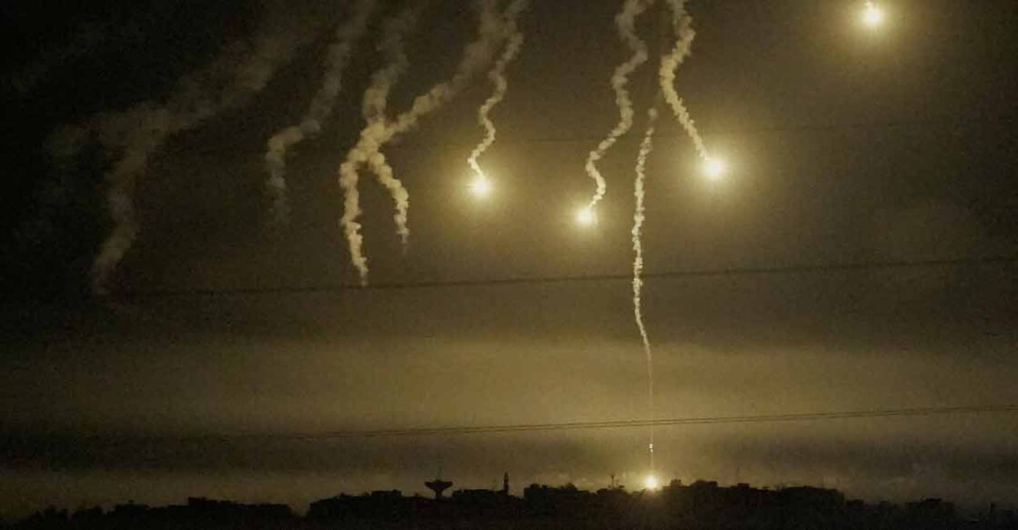 Flares are pictured over Gaza Strip, seen from southern Israel, October 31, 2023. Photo: REUTERS/Fedja Grulovic