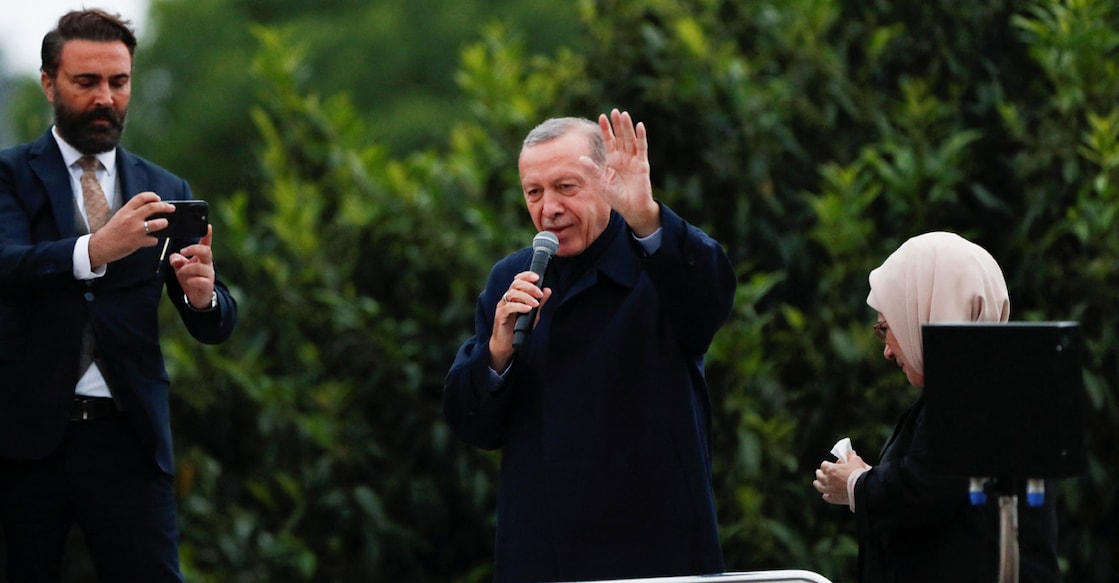 Turkish President Tayyip Erdogan addresses his supporters following early exit poll results for the second round of the presidential election in Istanbul, Turkey on Sunday. Photo: Reuters/Murad Sezer