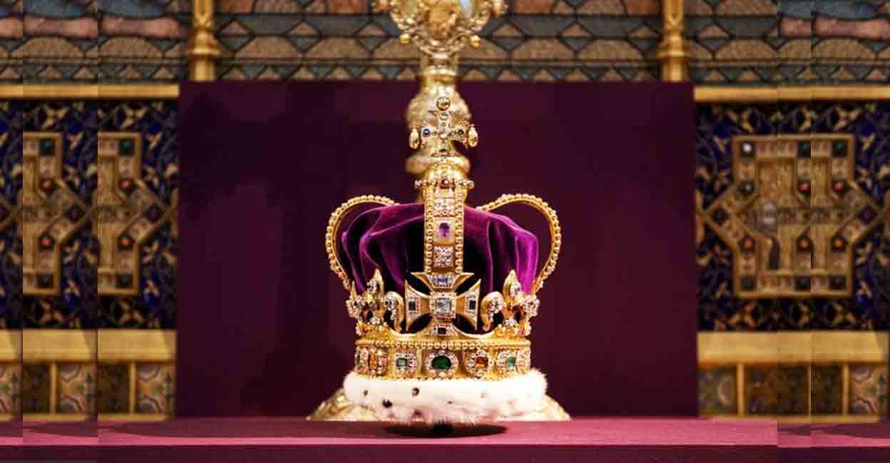The 360-year-old St Edward's Crown, weighing in at 2.2 kg (4 lb 12 ounces) and a replacement for an original dating back to the 11th Century, placed onto Charles' head by the Archbishop of Canterbury. St Edward's Crown is displayed during a service celebrating the 60th anniversary of Queen Elizabeth's coronation at Westminster Abbey in London June 4, 2013. Photo: REUTERS/Jack Hill/Pool