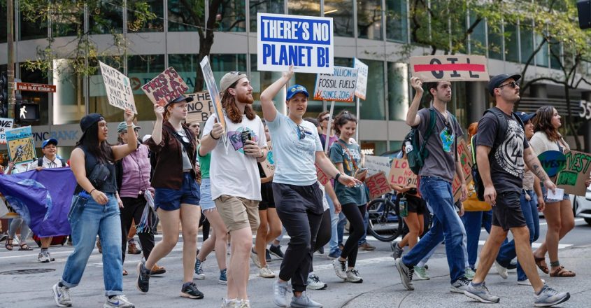 Activistas climáticos de todo el mundo se manifiestan para poner fin al uso de combustibles fósiles |  Noticias del mundo