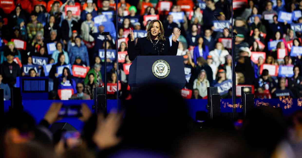 USA-ELECTION-HARRIS Democratic presidential nominee U.S. Vice President Kamala speaks during a campaign rally, in Philadelphia, Pennsylvania, U.S., November 4, 2024. REUTERS/Rachel Wisniewski/File Photo