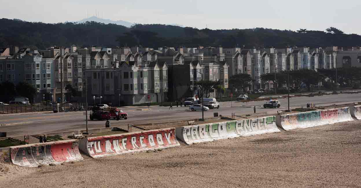 USA-QUAKE Ocean Beach is evacuated after a powerful earthquake struck off the coast in San Francisco, California, U.S., December 5, 2024. Photo: REUTERS/Laure Andrillon