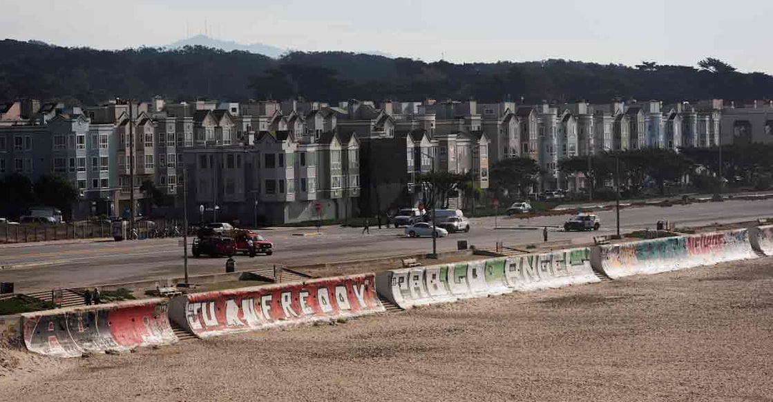USA-QUAKE Ocean Beach is evacuated after a powerful earthquake struck off the coast in San Francisco, California, U.S., December 5, 2024. Photo: REUTERS/Laure Andrillon