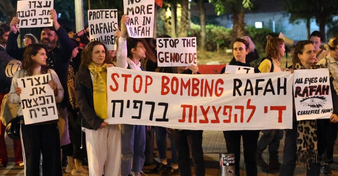 People protest against the war in the Gaza Strip and the planned ground operation in Rafah . Photo: AFP