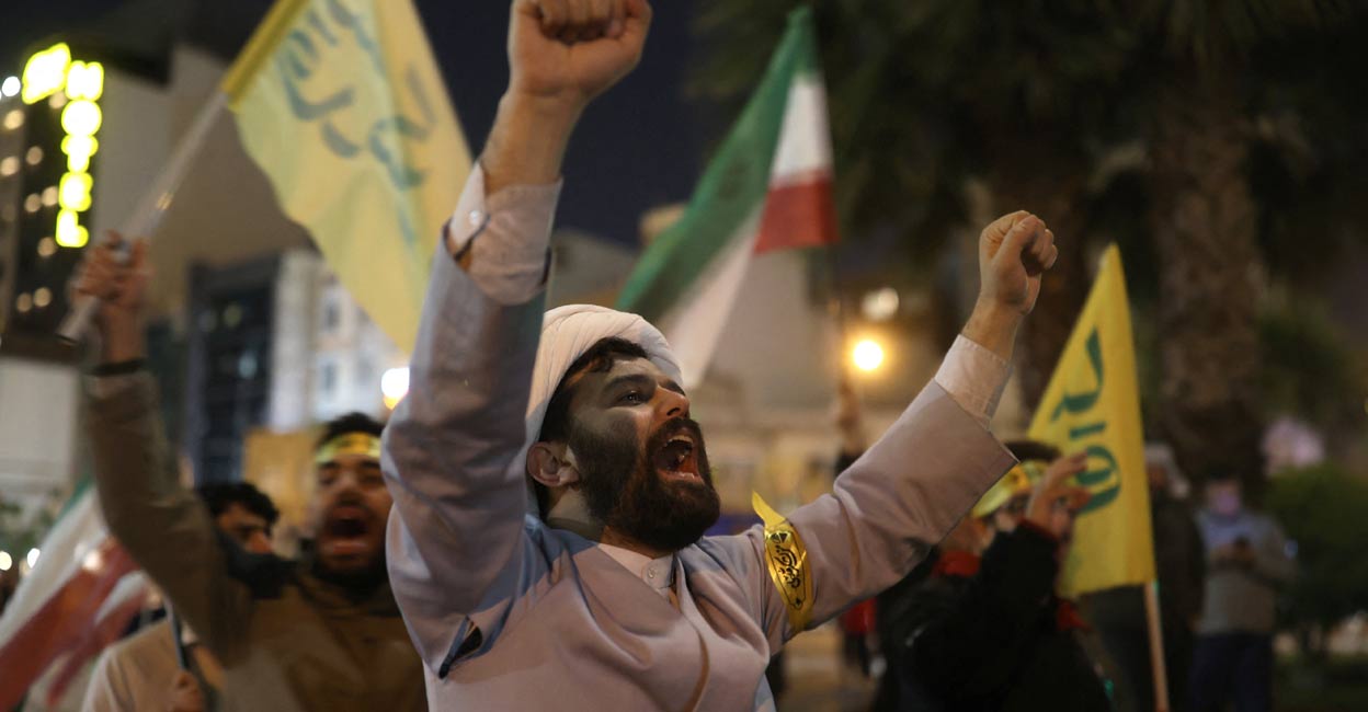 iran-israel-strikes-ls3 Iranians celebrate on a street, after the IRGC attack on Israel, in Tehran, Iran, April 14, 2024. Photo: Reuters.