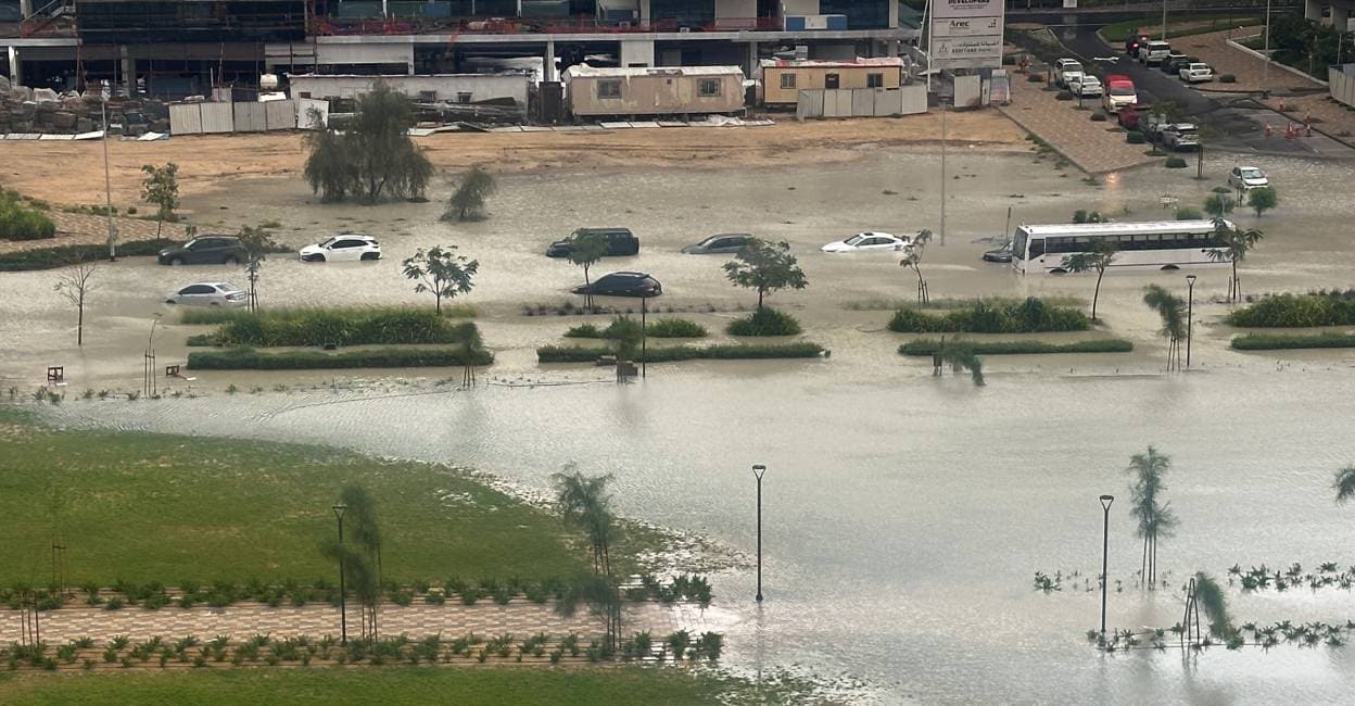 flooded-dubai-street-reuters flooded-dubai-street-reuters