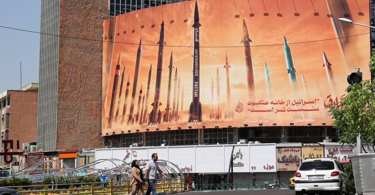 iran-missile-billboard iran-missile-billboard