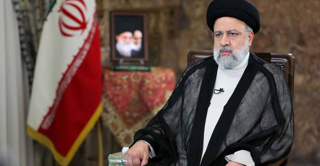 Helicopter carrying Iran's president, foreign minister crashes into mountain
