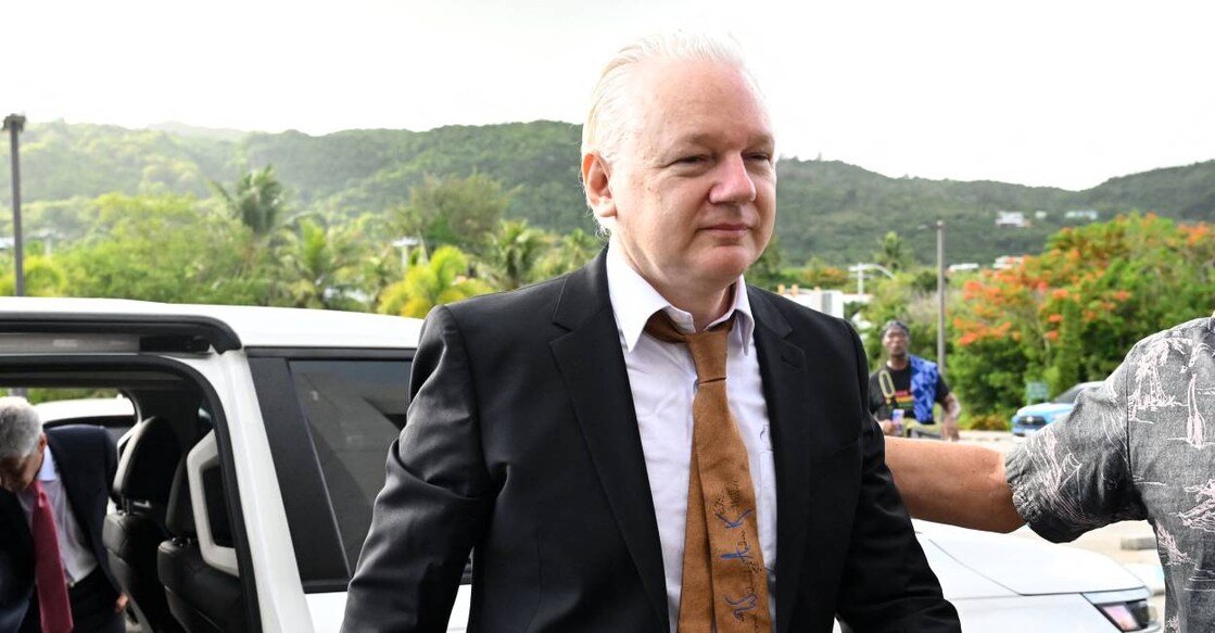 Julian Assange arrives at US court. Photo: AFP