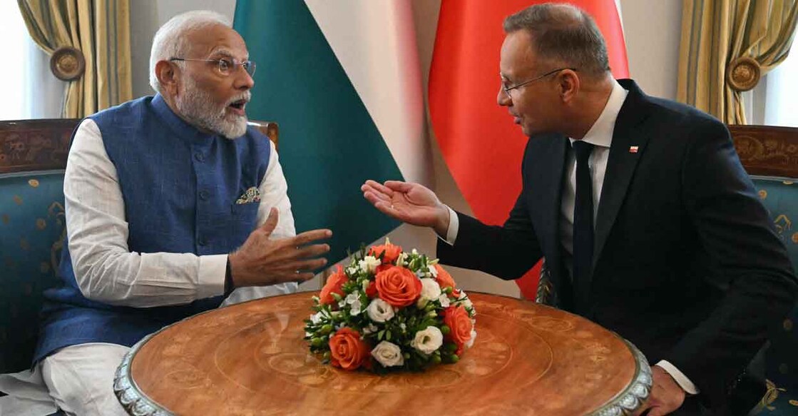 Polish President Andrzej Duda (right) speaks with Indian Prime Minister Narendra Modi during their meeting at Belweder Palace in Warsaw, Poland on August 22, 2024. Photo: AFP/ Sergei Gapon