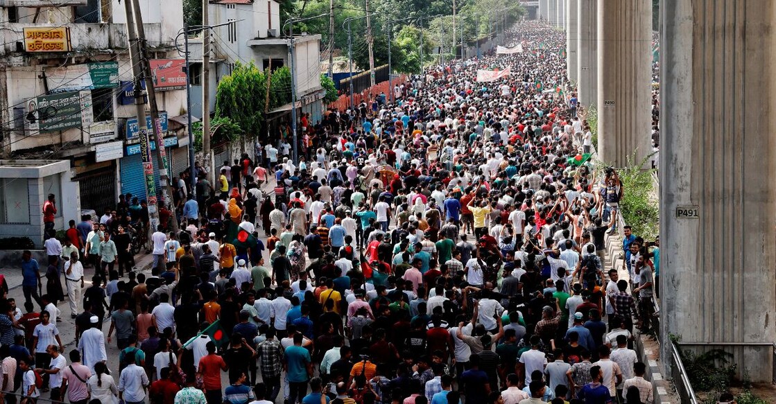 People celebrate the resignation of Prime Minister Sheikh Hasina in Dhaka, Bangladesh, August 5, 2024. Photo: Reuters/Mohammad Ponir Hossain