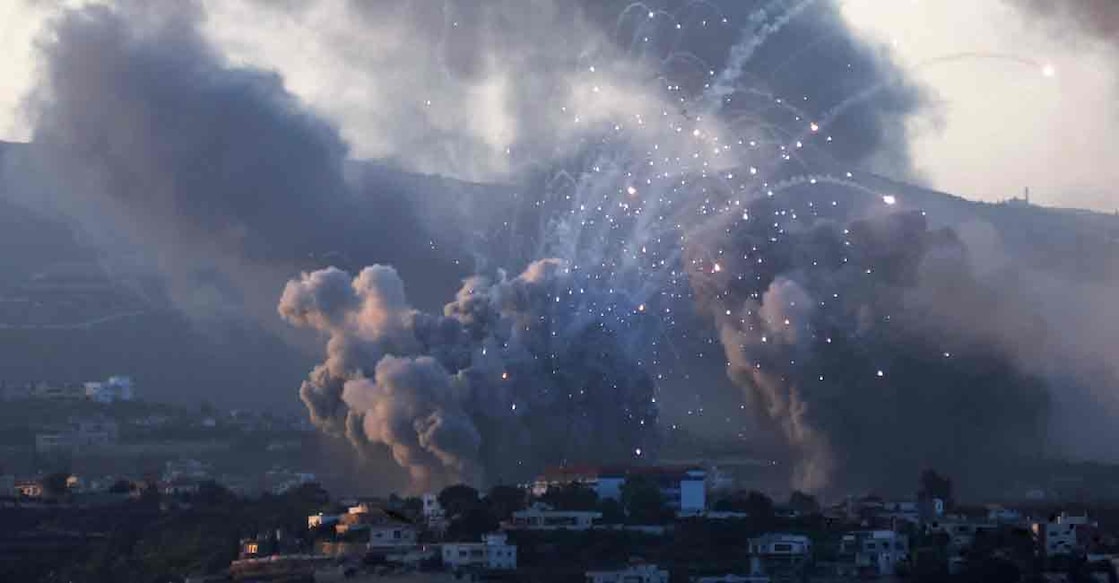 ISRAEL-PALESTINIANS-LEBANON Smoke billows over southern Lebanon following Israeli strikes, amid ongoing cross-border hostilities between Hezbollah and Israeli forces, as seen from Tyre, southern Lebanon September 23, 2024. Photo: REUTERS/Aziz Taher