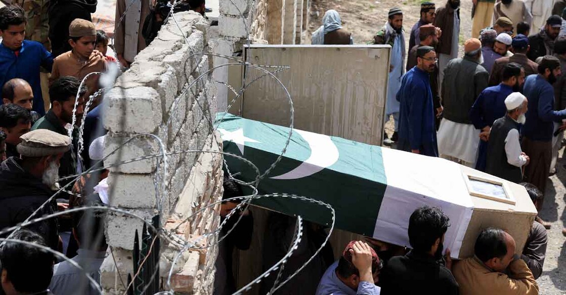 People carry the coffin of a man, who was killed after a train was attacked by separatist militants in Bolan, during the funeral in Quetta, Pakistan, March 13, 2025. File photo: REUTERS/Akhtar Soomro