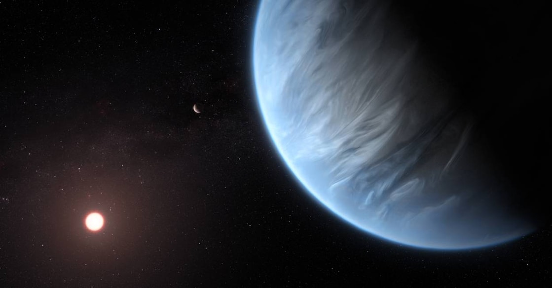 cambridge-planet-life-research-c A handout artist's impression released on September 11, 2019, by ESA/Hubble shows the K2-18b super-Earth, the only super-Earth exoplanet known to host both water and temperatures that could support life. Photo: AFP