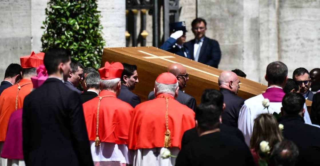 pope-burial pope-burial