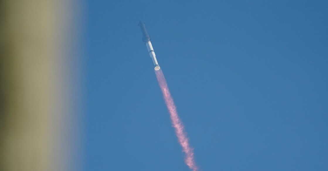 SpaceX's Starship spacecraft SpaceX's next-generation Starship spacecraft atop its Super Heavy booster that was launched from Starbase, is seen from South Padre Island, Texas, U.S., May 27, 2025. REUTERS/Gabriel V. Cardenas.
