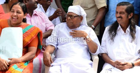Tired old leaders promise Keralites death by ennui