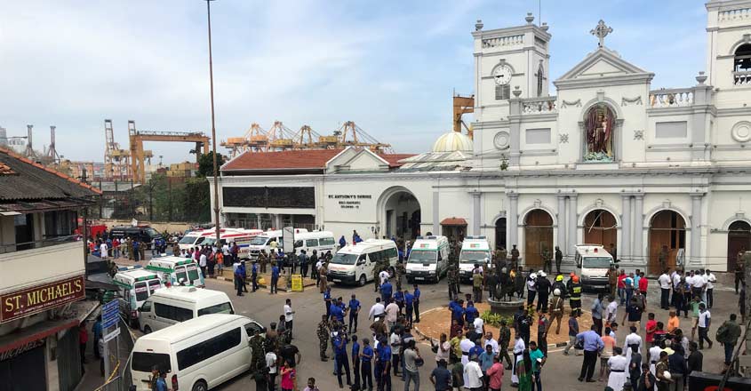 Sri Lanka Sri Lankan military officials stand guard in front of the St. Anthony's Shrine, Kochchikade church after an explosion in Colombo, Sri Lanka April 21, 2019. REUTERS/Dinuka Liyanawatte