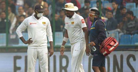 Lakmal throws up on field as smog hits Delhi Test again