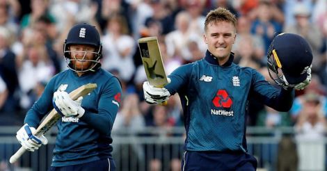 Roy ton helps power England into 4-0 lead over Australia