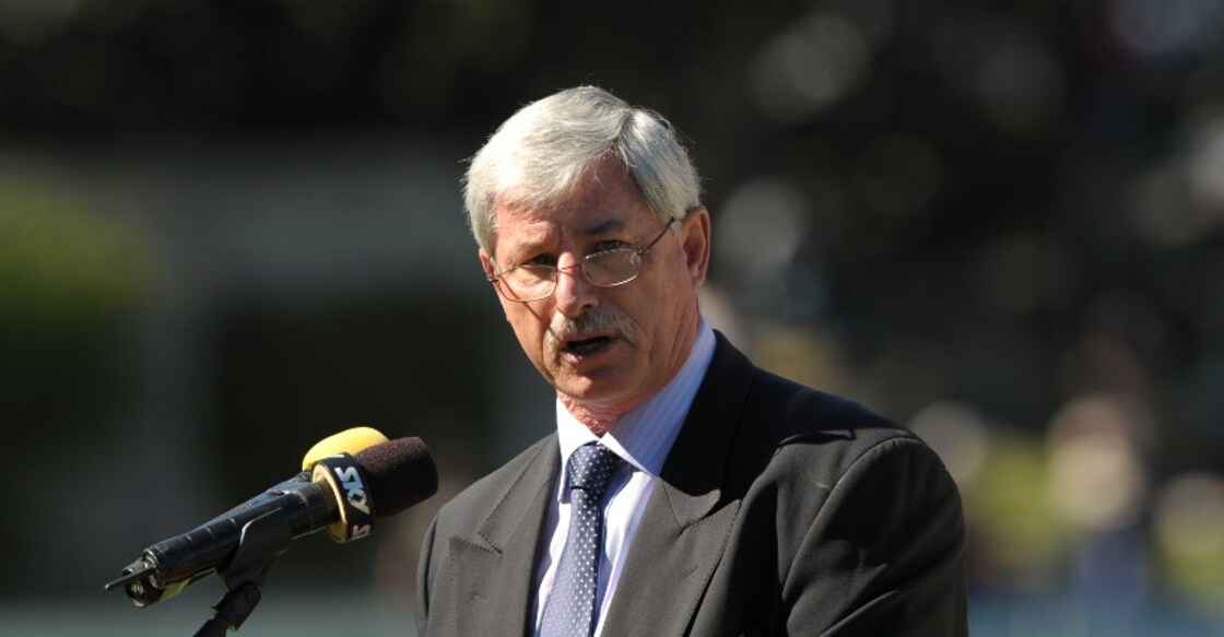 Kiwi legend Hadlee faces more surgery as   cancer spreads to liver