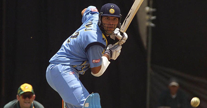 CRICKET-INDIA-AUSTRALIA-YUVRAJ Indian batsman Yuvraj Singh returns back to the Australian bowler Brett Lee as catcher Adam Gilchrist looks on, during their match on the 4th day of the 11 nation International Cricket Council (ICC) tournament, 07 October 2000 in Nairobi. (Photo by ALEXANDER JOE / AFP)