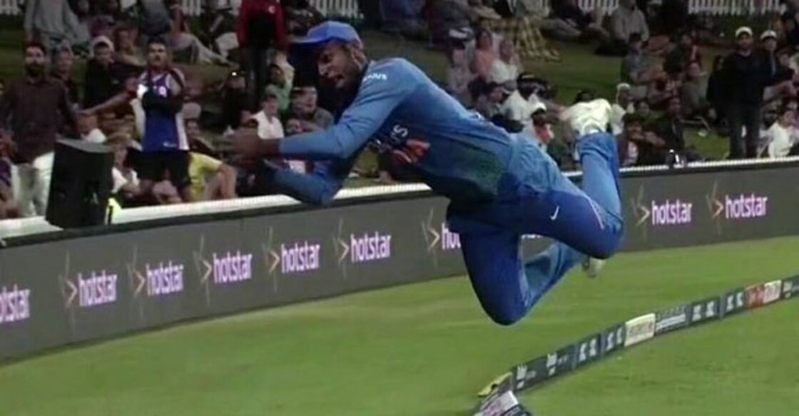 Acrobatic effort
