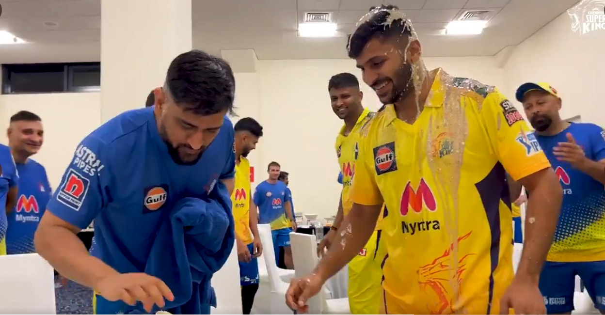 Dhoni with Thakur