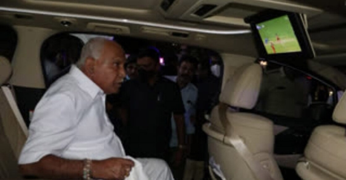 Photo of Yeddy watching DC-RCB IPL match goes viral