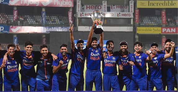 Team India The Indian players celebrate with the trophy. Photo: PTI/Ravi Choudhary