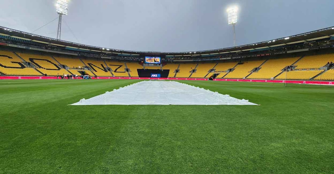 Rain plays spoilsport Rain plays spoilsport