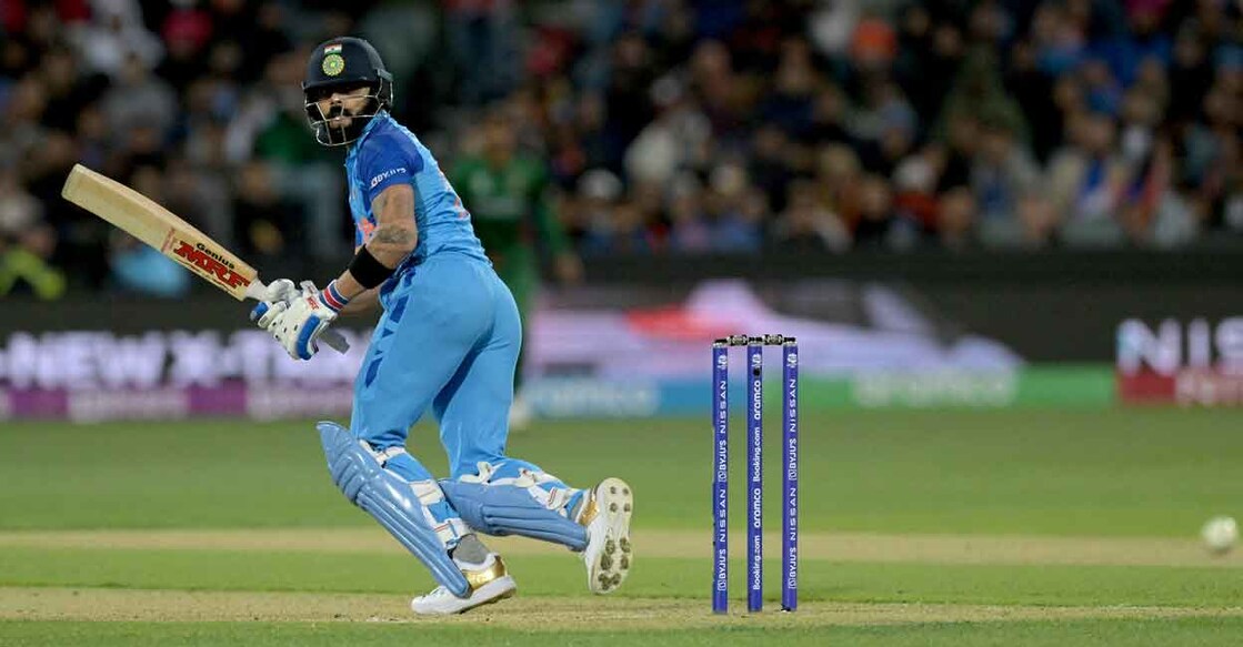 Virat Kohli en rout to his fifty. Photo: AFP/Brenton Edwards