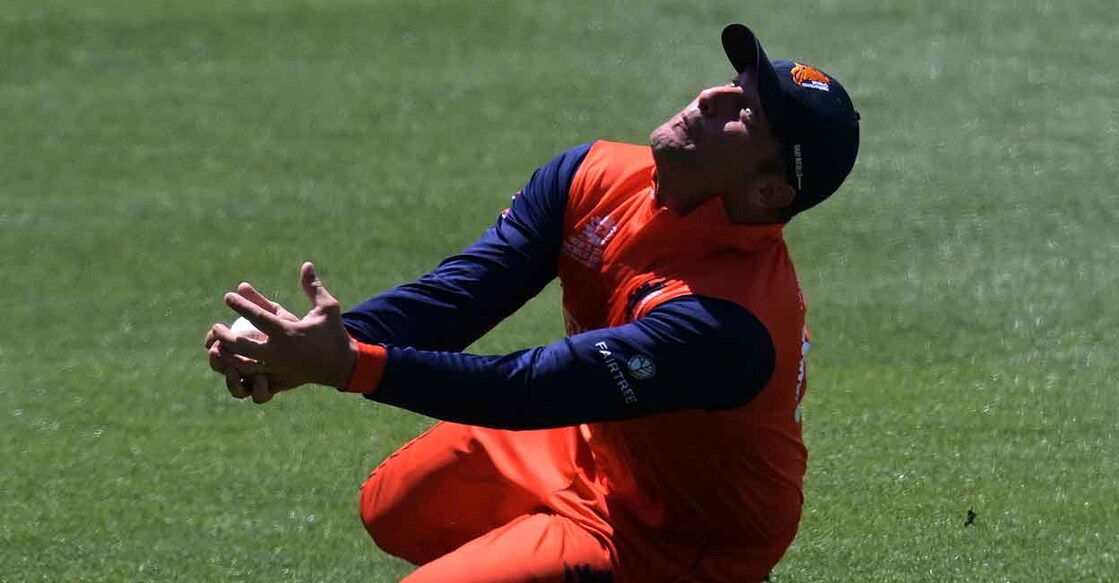 Roelof van der Merwe takes a superb catch to dismiss David Miller. Photo: AFP/Brenton Edwards