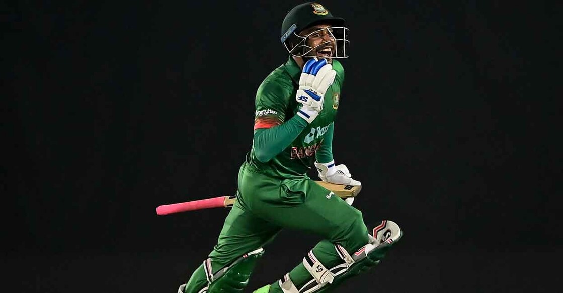 Mehidy Hasan celebrates Bangladesh's thrilling win. Photo: AFP/
Munir uz Zaman
