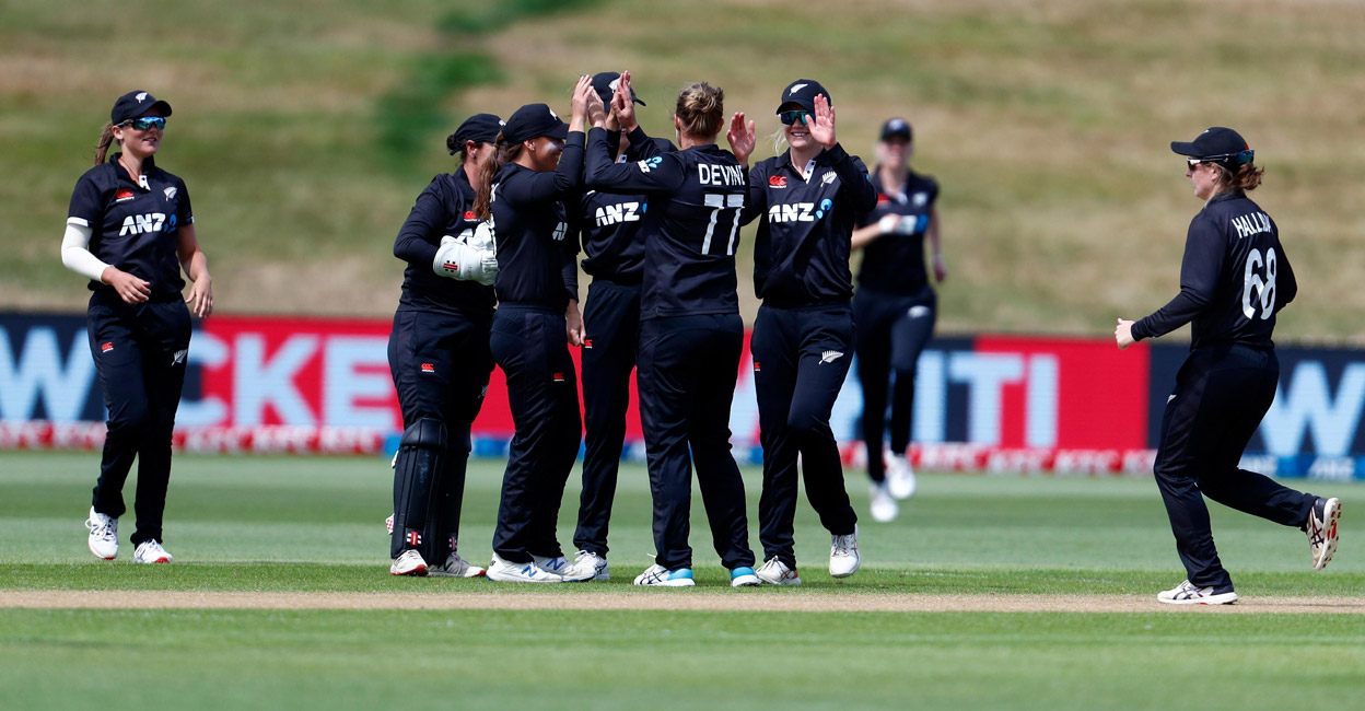 New Zealand New Zealand players celebrate the fall of an Indian wicket. Photo: Twitter/ICC