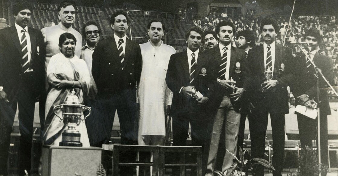 Lata Mangeshkar with the 1983 World Cup-winning Indian team Lata Mangeshkar with the 1983 World Cup-winning Indian team