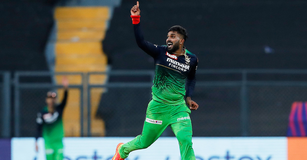 Wanindu Hasaranga exults after picking up one of his five victims. Photo: Twitter@IPL