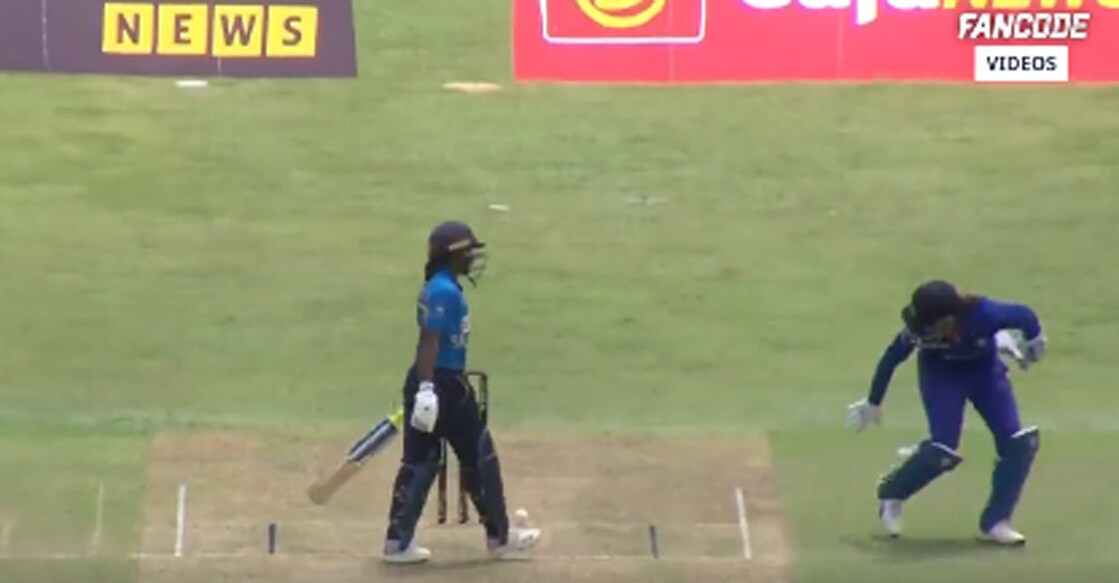 Yastika Bhatia caught Anushka Sanjeewani by surpise. Screengrab