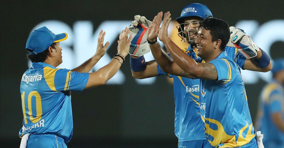 India Legends captain Sachin Tendulkar and teammates during the match against South Africa Legends in the Road Safety World Series. Photo: Twitter/ @RSWorldSeries