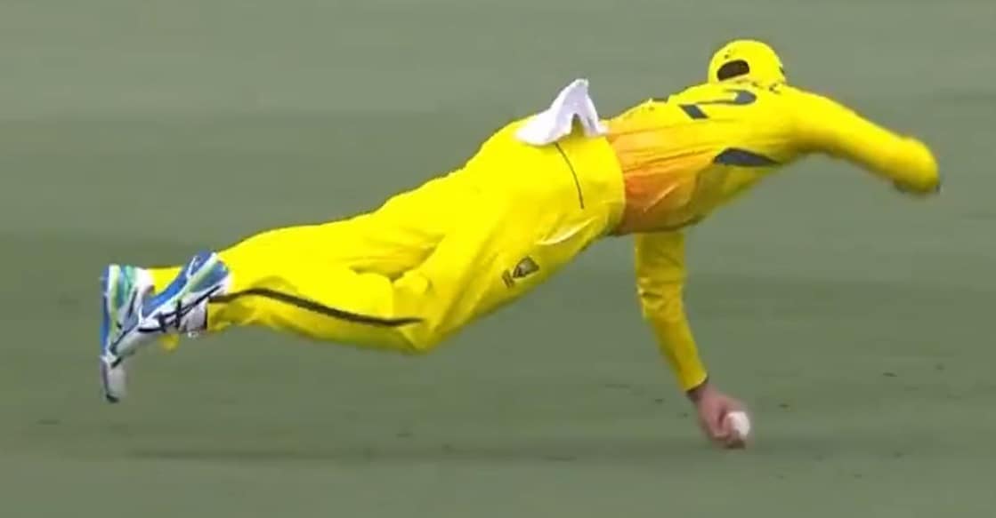 Glenn Maxwell pulls off a blinder. Photo: IANS