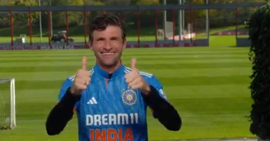 Muller took to X to share a video of him receiving the Indian team jersey. Photo: X@esmuellert_