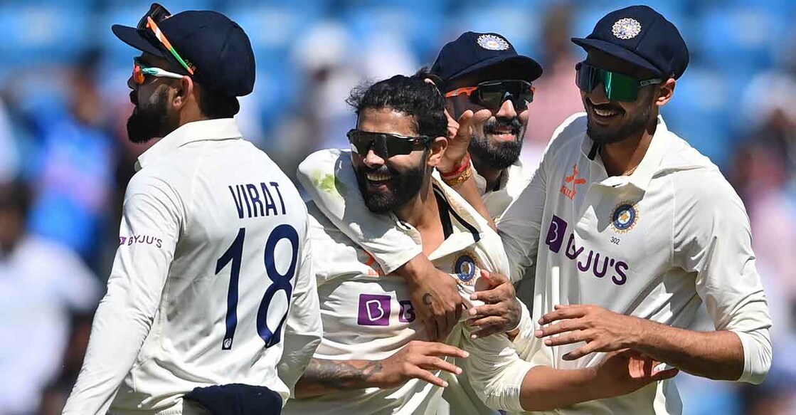 Ravindra Jadeja Ravindra Jadeja, second left, celebrates with teammates after castling Steven Smith. Photo: AFP/Indranil Mukherjee