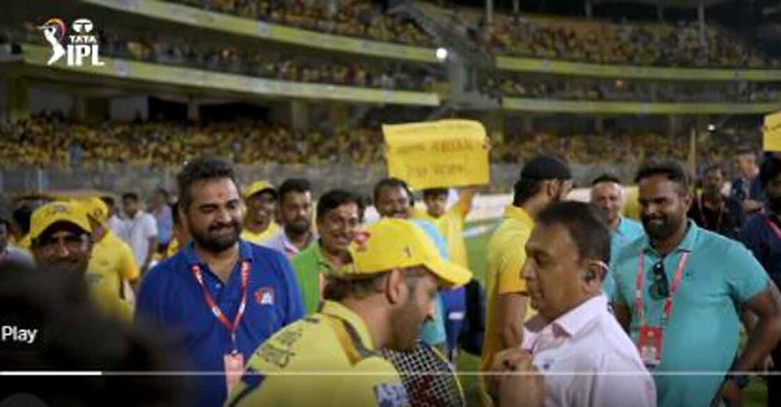 Dhoni gives Gavaskar autograph Dhoni obliges Gavaskar's wish. Screengrab